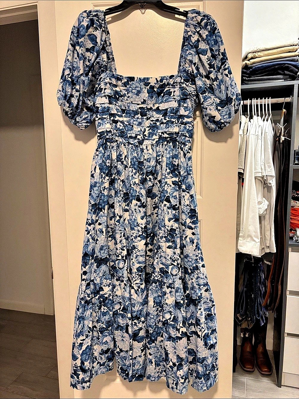 Abercrombie & Fitch Floral Maxi Dress in Blue & White Size Small